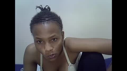 Snapshot of prettyqueenn1 chatting on February 7, 2025, 3:45 am sharon online show from February 7, 2025, 3:45 am