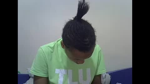 Snapshot of prettyqueenn1 chatting on February 14, 2025, 7:49 am sharon online show from February 14, 2025, 7:49 am