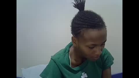 Snapshot of prettyqueenn1 chatting on February 17, 2025, 4:04 pm sharon online show from February 17, 2025, 4:04 pm