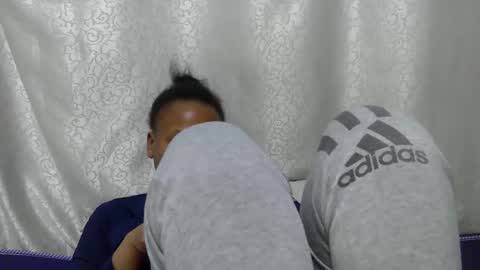 Snapshot of prettyqueenn1 chatting on December 20, 2025, 12:40 am sharon online show from December 20, 2025, 12:40 am