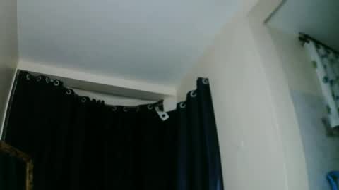 prettyreen online show from November 19, 2025, 7:47 pm