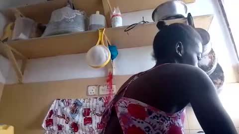 prettyzuzu online show from September 9, 2025, 5:40 am