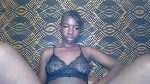 prettyzuzu online show from November 9, 2025, 6:33 am