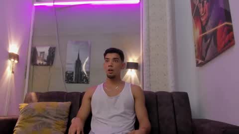 prince_arthur77 online show from January 15, 2025, 3:50 pm