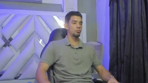 prince_arthur77 online show from January 22, 2025, 12:49 pm