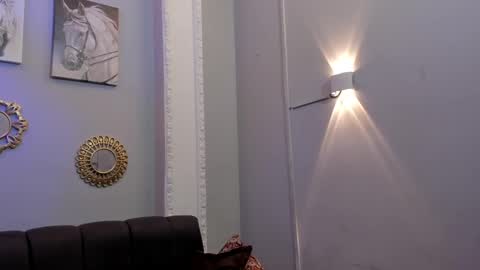 prince_arthur77 online show from February 19, 2025, 4:11 pm