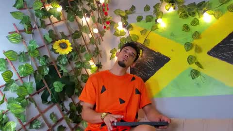 prince_arthur77 online show from October 31, 2025, 2:07 pm