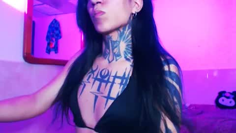 princes_wolf1 online show from December 17, 2025, 2:06 am