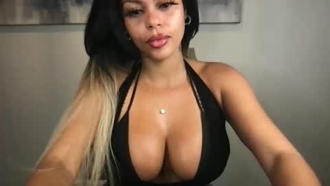 Snapshot of princess1tick chatting on October 15, 2025, 10:10 pm princess1tick online show from October 15, 2025, 10:10 pm