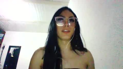Snapshot of princess_0302 chatting on February 9, 2025, 3:22 am princess_0302 online show from February 9, 2025, 3:22 am