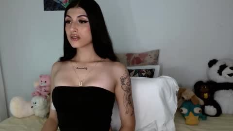 Sophie online show from November 11, 2025, 4:45 am