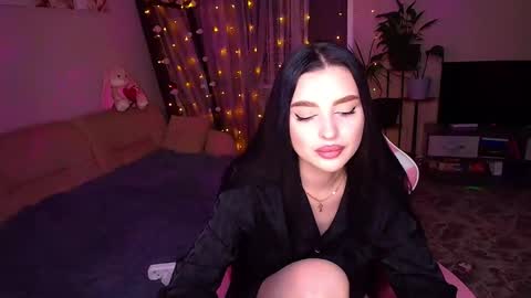 princessamira1 online show from November 28, 2025, 4:31 pm