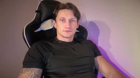 Snapshot of prisoner77_390 chatting on October 31, 2025, 12:44 am Oliver online show from October 31, 2025, 12:44 am