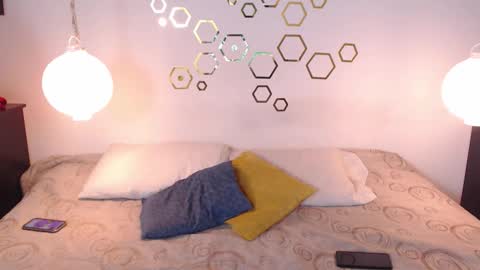 Adris  Juan online show from October 6, 2025, 1:58 am