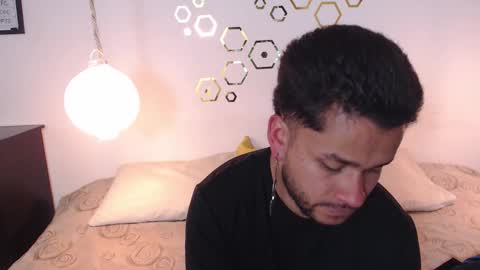 Adris  Juan online show from October 19, 2025, 1:50 am