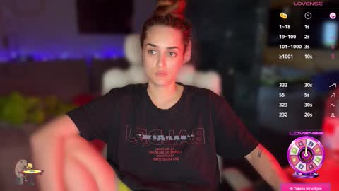 Queen of Pain online show from September 17, 2025, 1:35 pm