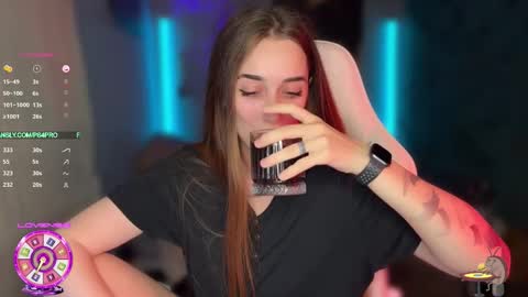 Queen of Pain online show from November 27, 2025, 5:42 am