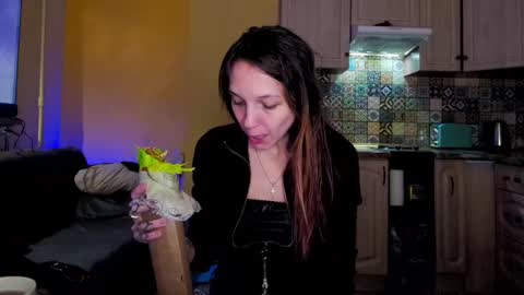 Snapshot of psyheya chatting on March 4, 2025, 6:18 pm LUCY ----- online show from March 4, 2025, 6:18 pm