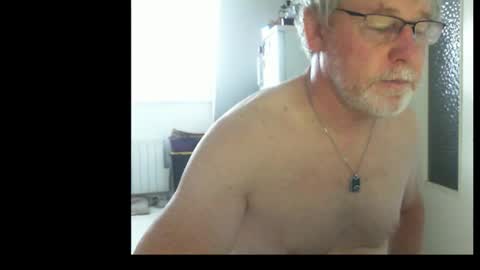 Snapshot of ptitrouquin chatting on October 31, 2025, 8:37 am ptitrouquin online show from October 31, 2025, 8:37 am