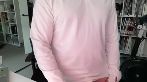 Snapshot of puffiest chatting on October 31, 2025, 7:37 pm puffiest online show from October 31, 2025, 7:37 pm