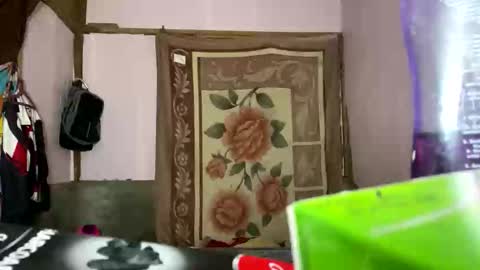 puki_hot online show from November 18, 2025, 3:27 pm