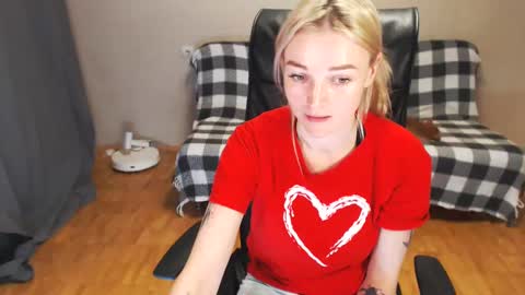 Polly online show from December 28, 2024, 3:26 pm