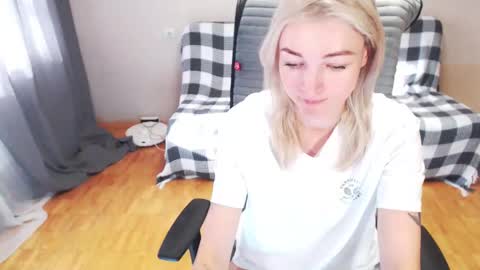 Polly online show from September 16, 2025, 4:46 am