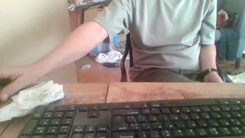 pup_y online show from October 25, 2025, 8:33 am