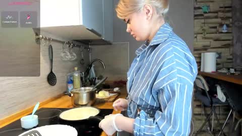 Snapshot of purebeautie chatting on October 25, 2025, 1:40 pm Katty online show from October 25, 2025, 1:40 pm