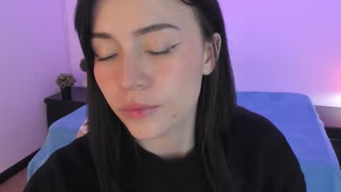 Anna  online show from November 21, 2025, 4:11 am