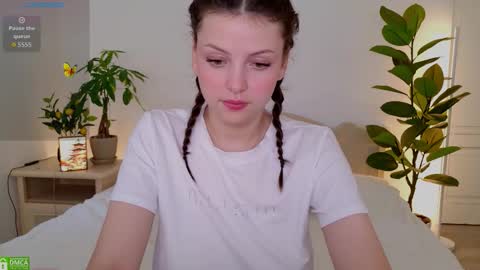 Snapshot of pusichka_ chatting on September 27, 2025, 7:35 am Diana    Onlyfans  online show from September 27, 2025, 7:35 am