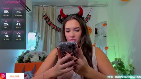 Eva  please thumbs up me  online show from October 28, 2025, 1:58 pm