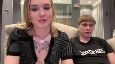 Snapshot of pussymoneywet chatting on October 9, 2025, 9:57 pm Lina online show from October 9, 2025, 9:57 pm