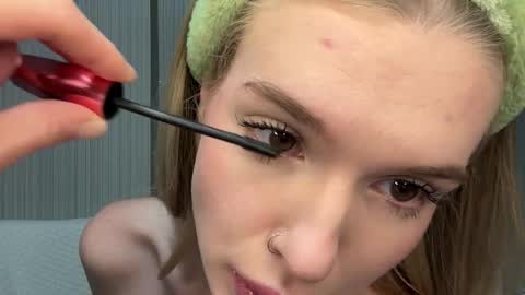 Lina online show from November 5, 2025, 9:26 pm