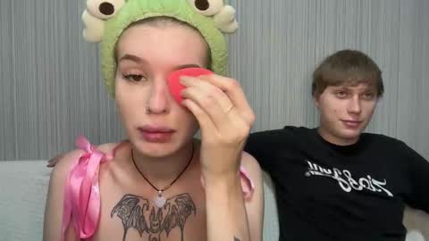 Lina online show from November 24, 2025, 5:01 pm