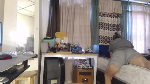 Snapshot of putiputi4u chatting on January 15, 2025, 2:35 pm putiputi4u online show from January 15, 2025, 2:35 pm