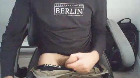 Snapshot of qc1969 chatting on September 21, 2025, 10:33 pm qc1969 online show from September 21, 2025, 10:33 pm