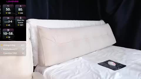 Snapshot of qianqian_ chatting on March 1, 2025, 5:49 pm qianqian_ online show from March 1, 2025, 5:49 pm