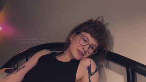    online show from December 26, 2024, 3:42 pm