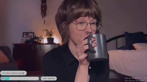    online show from December 4, 2025, 12:03 pm