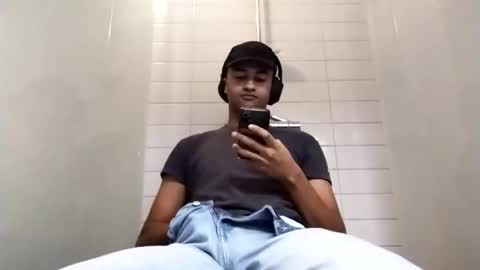 Snapshot of quadagio_0704 chatting on December 3, 2024, 7:44 pm quadagio online show from December 3, 2024, 7:44 pm