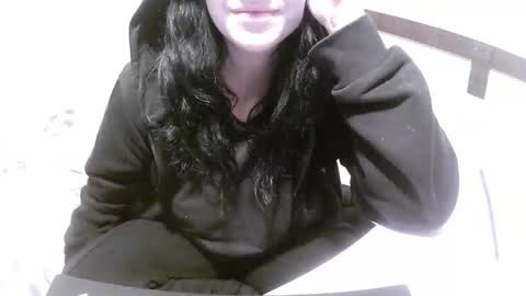 Snapshot of que_mb chatting on October 15, 2025, 9:48 pm sophy online show from October 15, 2025, 9:48 pm