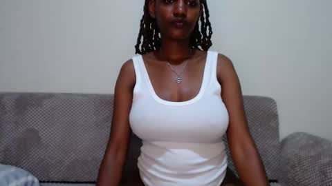 Snapshot of queen74890 chatting on September 12, 2025, 1:55 pm queen74890 online show from September 12, 2025, 1:55 pm