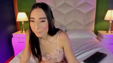 Queen Violet online show from February 18, 2025, 1:10 am