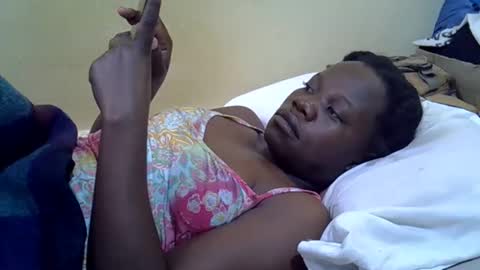 Snapshot of queen_darling3 chatting on October 31, 2025, 9:43 am Gentrix online show from October 31, 2025, 9:43 am