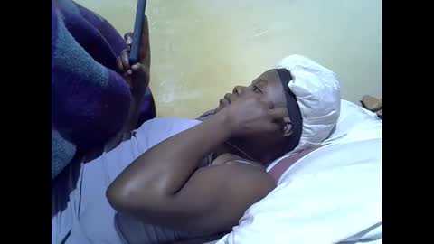 Snapshot of queen_darling3 chatting on November 28, 2025, 9:28 pm Gentrix online show from November 28, 2025, 9:28 pm