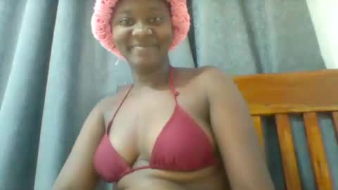 Snapshot of queen_diveer chatting on October 8, 2025, 4:32 am queen_diveer online show from October 8, 2025, 4:32 am