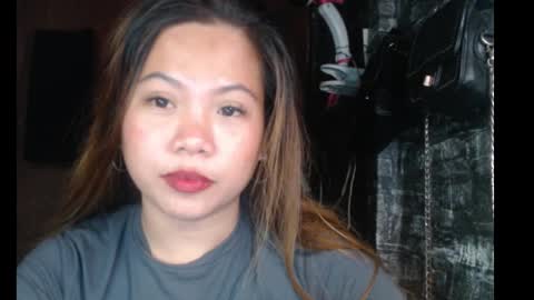 Snapshot of queen_fucker23 chatting on December 17, 2025, 7:42 pm Angel online show from December 17, 2025, 7:42 pm