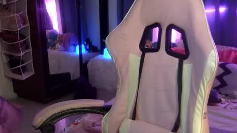 Snapshot of queen_kur chatting on September 13, 2025, 5:46 pm QueenHennessy online show from September 13, 2025, 5:46 pm