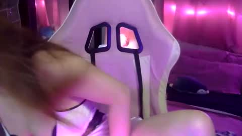 Snapshot of queen_kur chatting on November 5, 2025, 5:46 pm QueenHennessy online show from November 5, 2025, 5:46 pm